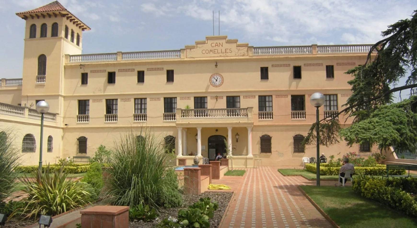 Residència Can Comelles